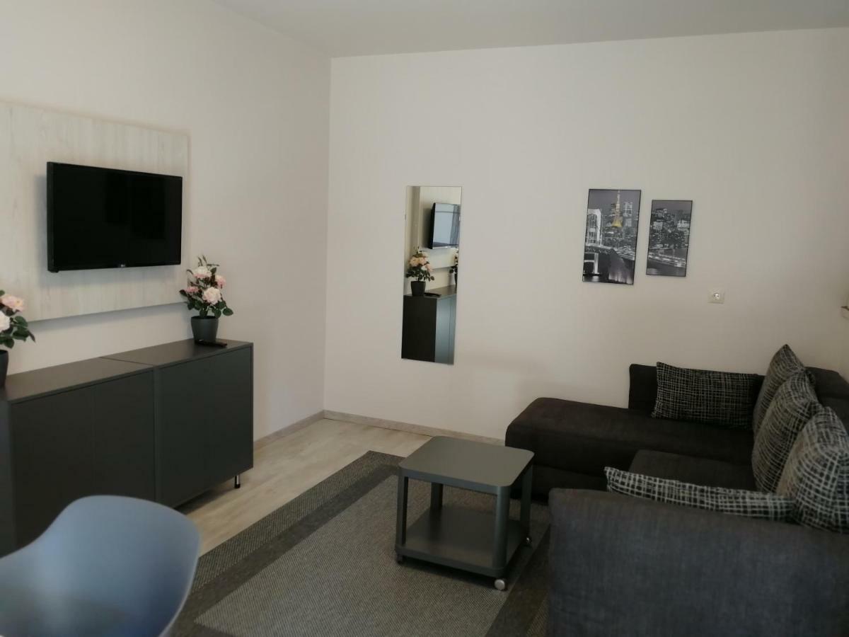 Ovar Apartman Mosonmagyaróvár Exteriör bild