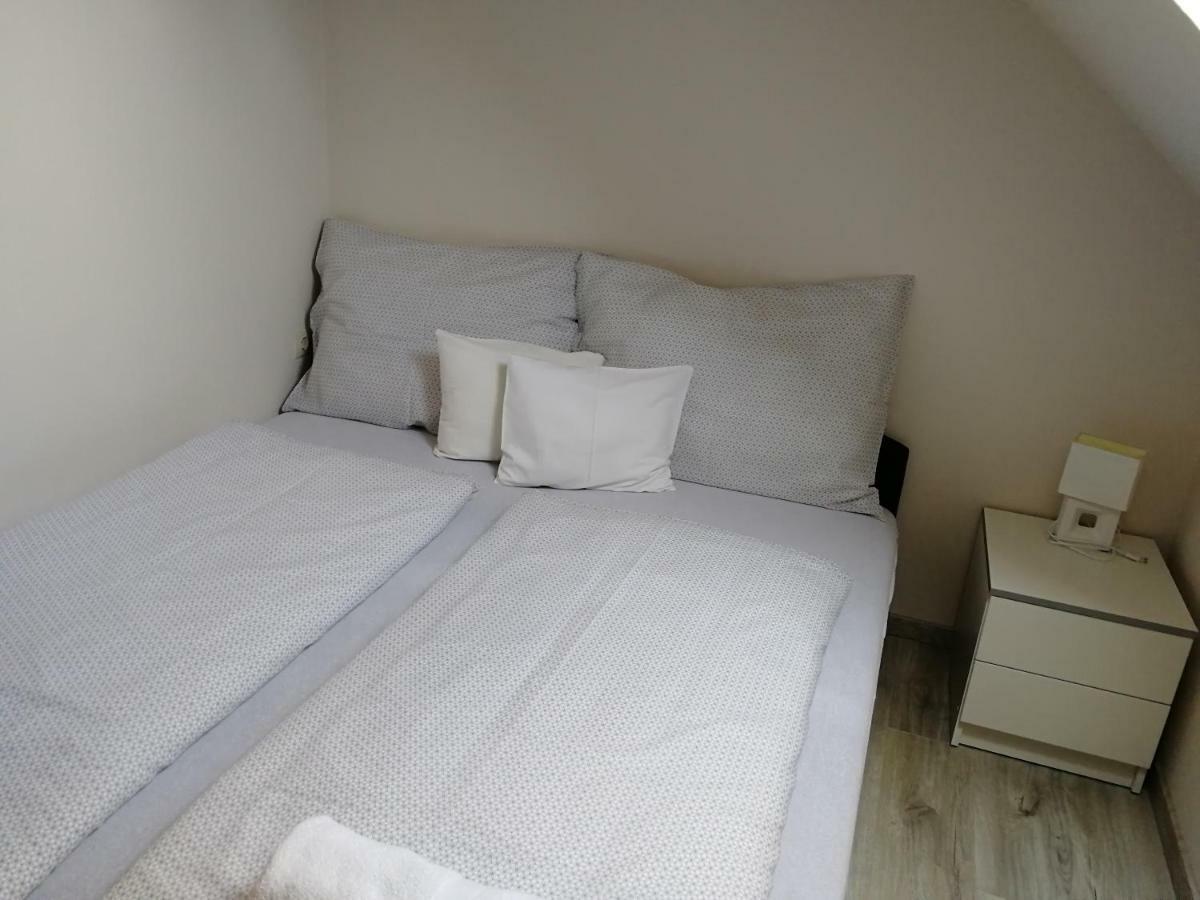 Ovar Apartman Mosonmagyaróvár Exteriör bild
