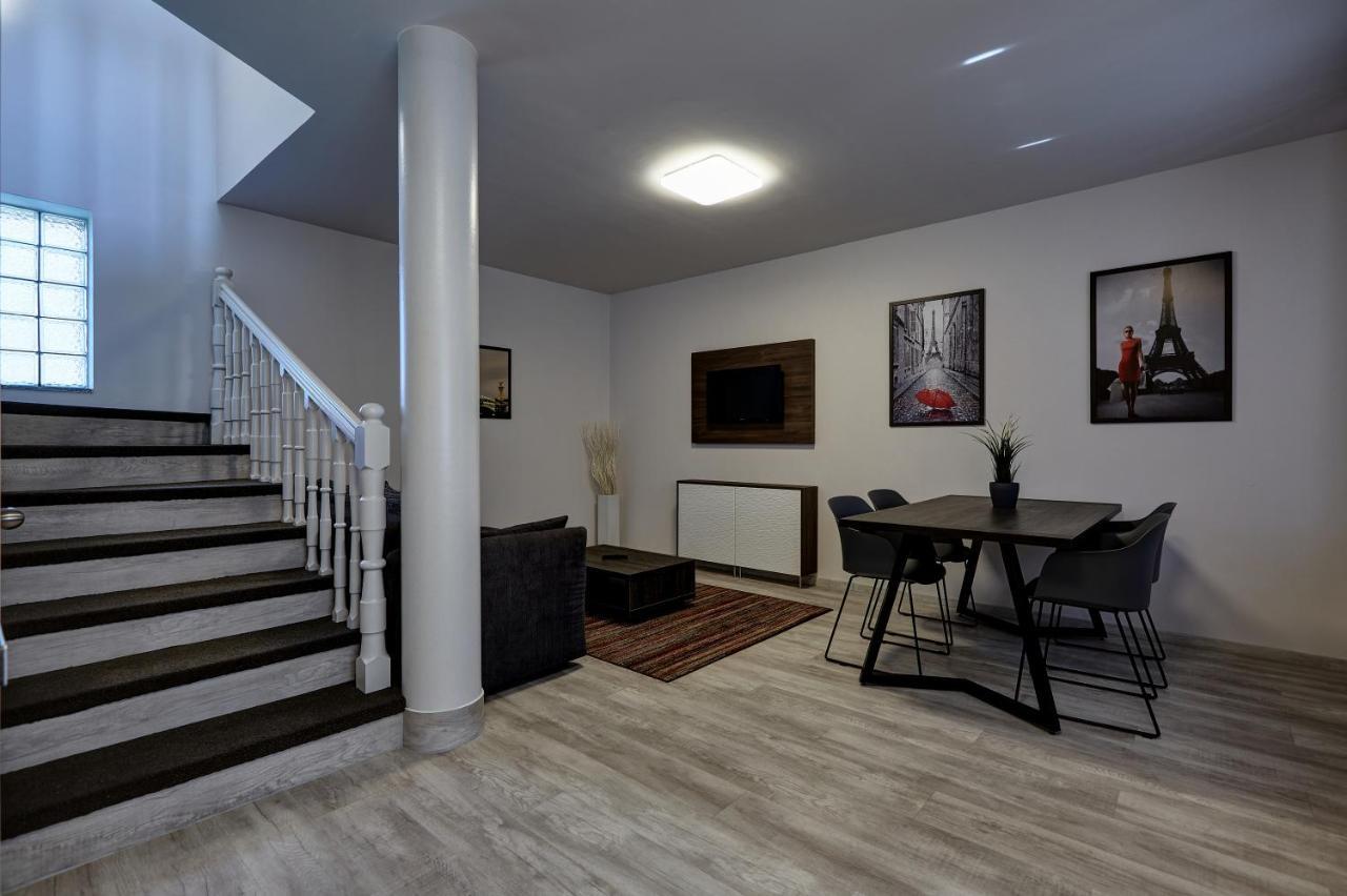Ovar Apartman Mosonmagyaróvár Exteriör bild