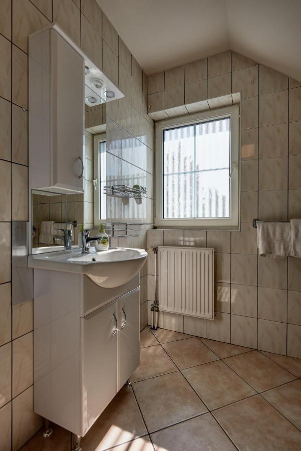 Ovar Apartman Mosonmagyaróvár Exteriör bild